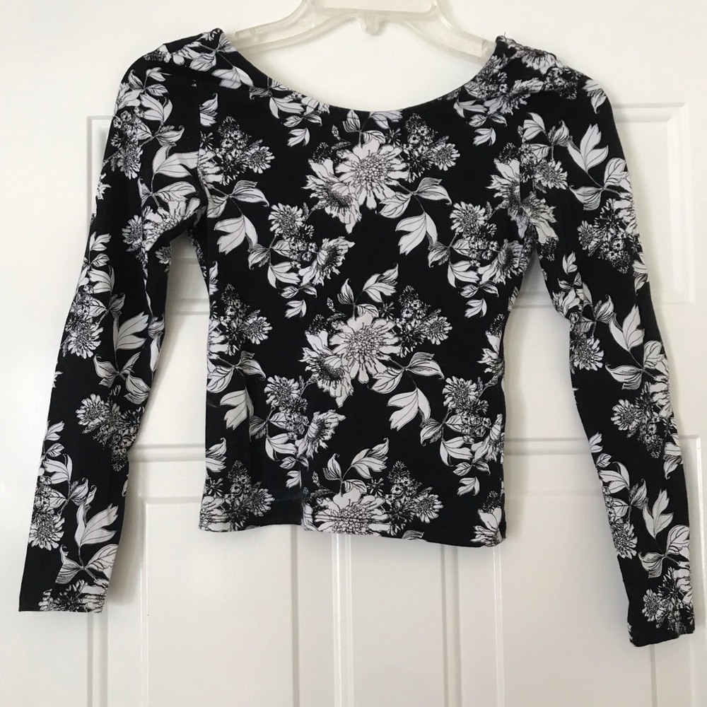 H&M Long-sleeve Floral crop top
